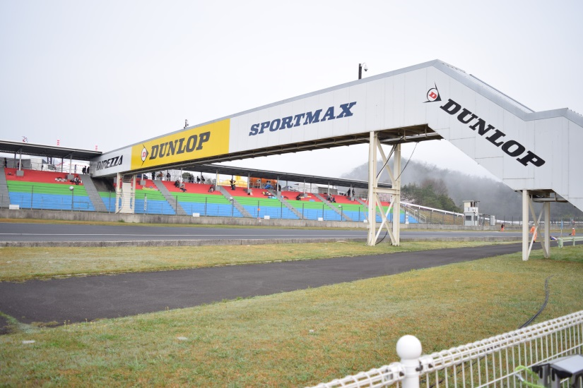 サーキット風景