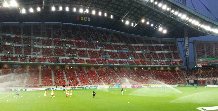 赤いバックスタンド