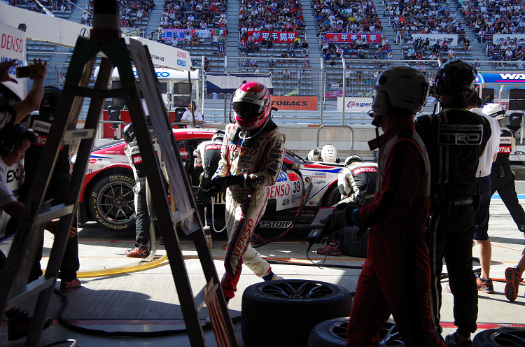 レース中のピット