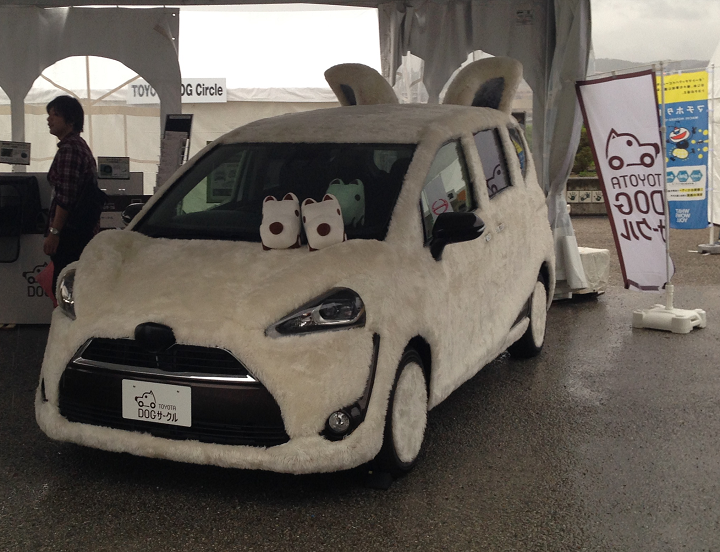 ドッグサークルのドッグ車