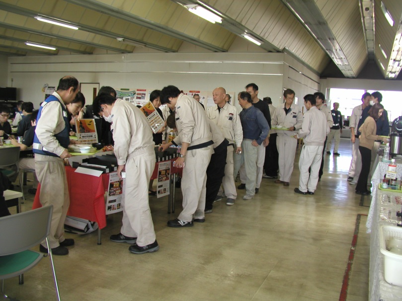 ピーク時には順番を待つ長い列も